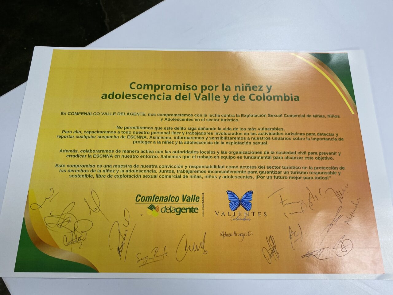 Pacto de compromiso por la niñez y adolescencia del Valle y de Colombia diploma
